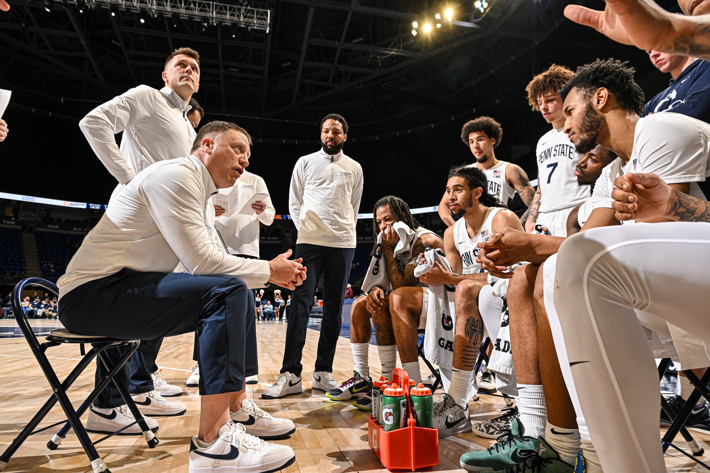 Men's Basketball Begins 2025-26 Season article image from Roar Plus